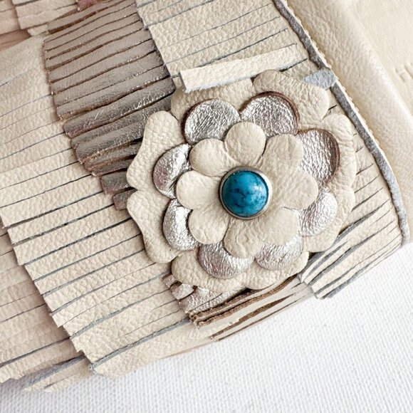 Manitobah Women's Wasaga Fringed Slides Light Beige  Leather 8 - Picture 7 of 12